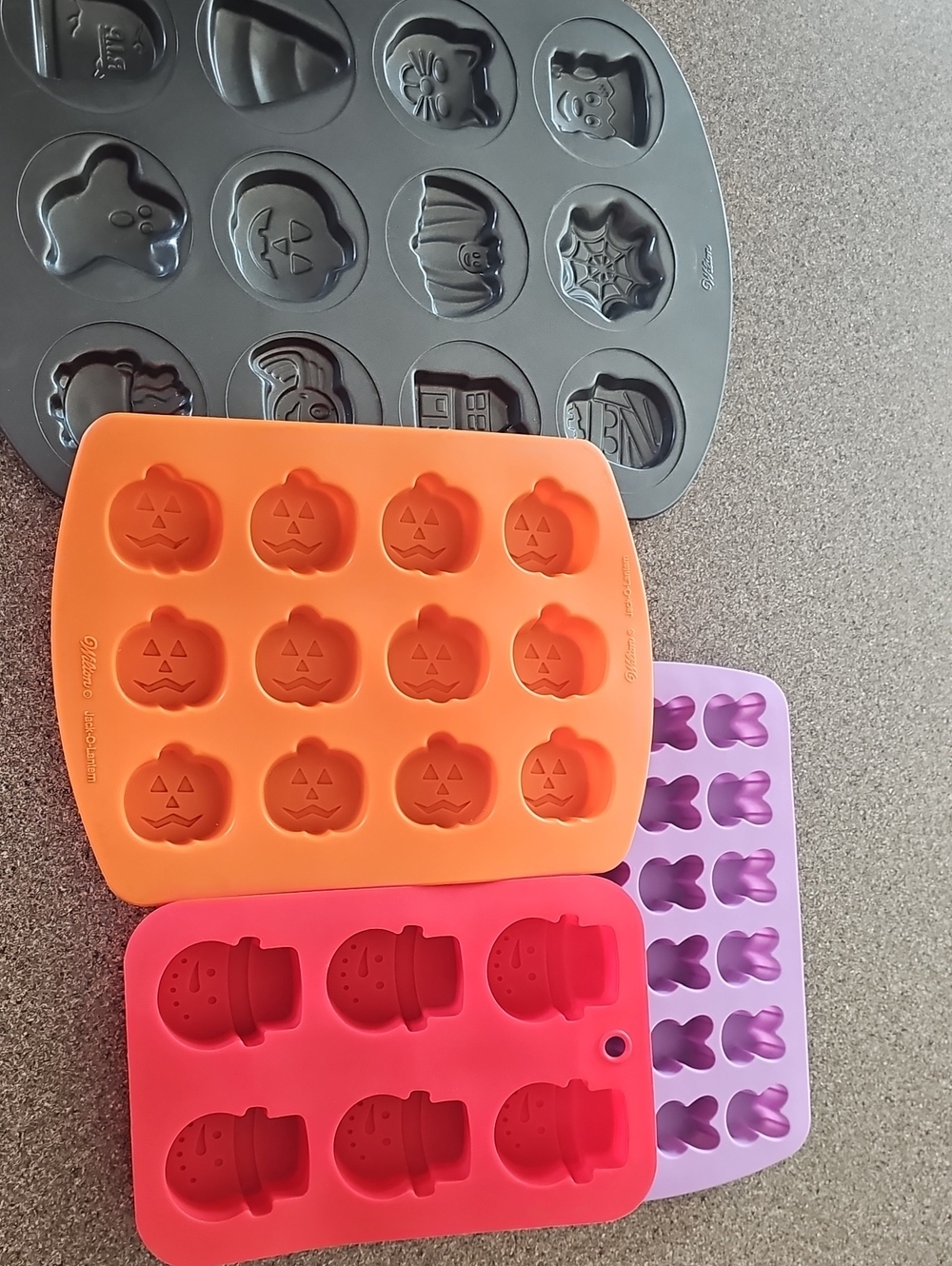 Wilton Holiday Seasonal Baking Molds